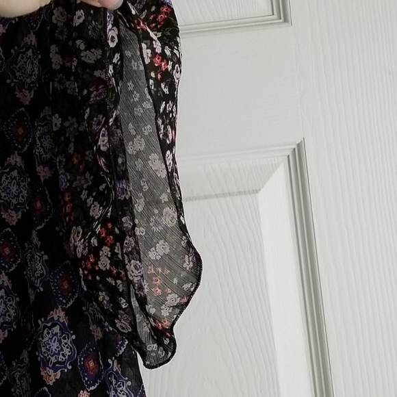 Mason & MacKenzie Women's Blouse - Picture 6 of 7